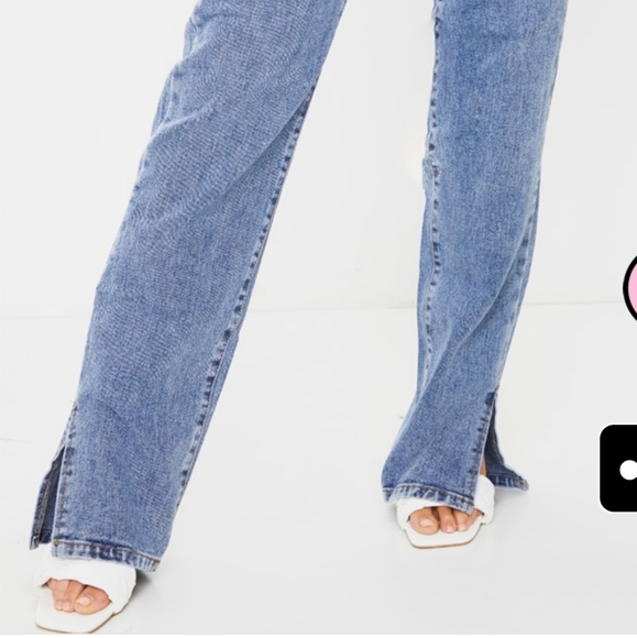 NWT PrettyLittleThing Vintage Wash Split Hem Jean - Picture 5 of 16